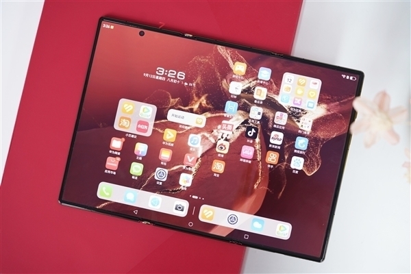 华为新一代三折叠来了!Mate XT 2入网:支持卫星通信