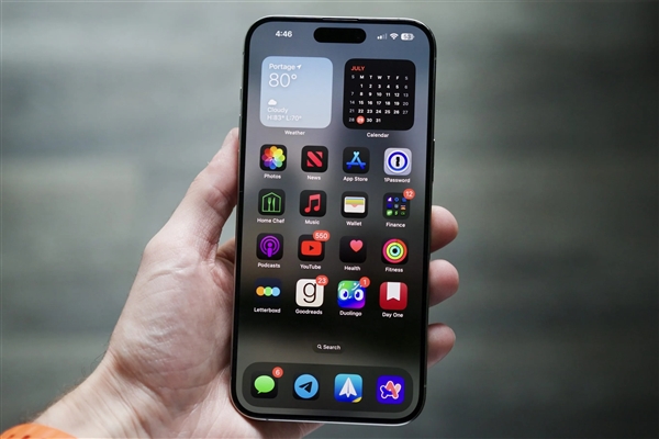 苹果又挤了一次牙膏：iPhone 17系列升级无线充电