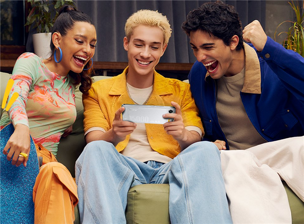 续航怪兽！真我15000mAh电池概念机亮相：比充电宝还猛