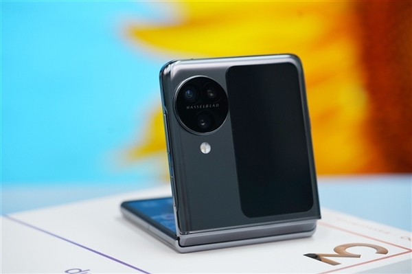 2026年见!OPPO Find N6 Flip即将回归:首发骁龙8 Elite2小折叠