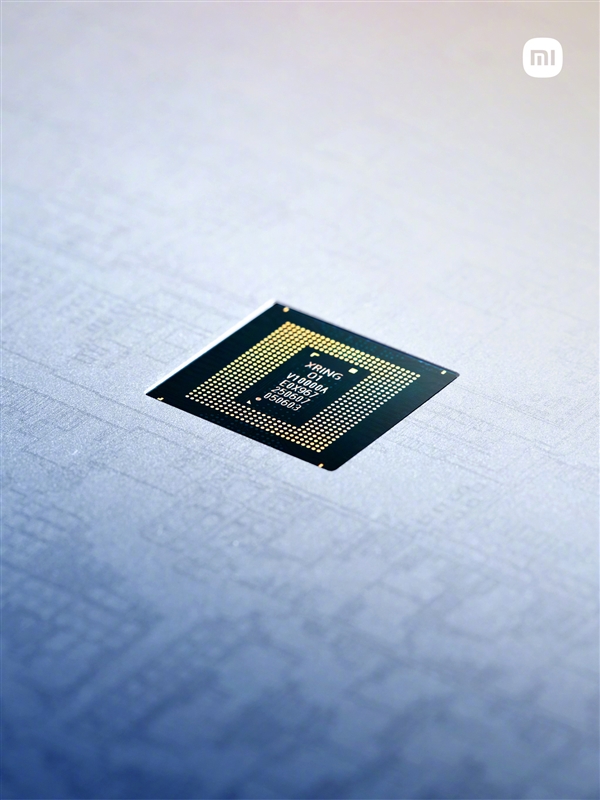 今日起：小米赠送2000份“玄戒O1旗舰处理器纪念版” 带雷军签名