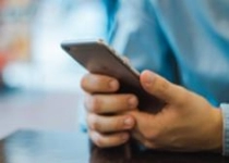 外媒测手机续航：iPhone 17竟与一加15续航成绩相当