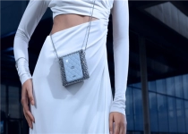 moto razr 60施华洛世奇限定版发布：7200元