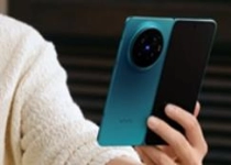 vivo X Fold6疯狂堆料！首发蔡司超级长焦、顶级内外双屏