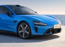 新一代小米SU7已到店 卡布里蓝车身夺目：一眼就能认出