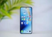 10000mAh巨无霸电池仅2599元起！荣耀WIN RT图赏