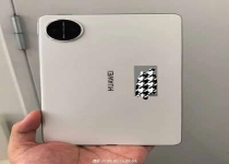 8.8英寸超窄挖孔屏 一手可握！华为MatePad Mini真机亮相