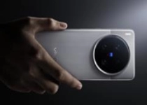 蓝厂最强旗舰vivo X300 Ultra官宣：全大底三主摄 影像灭霸