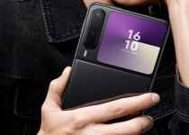 全球首款阔折叠手机 华为Pura X出货量超70万台